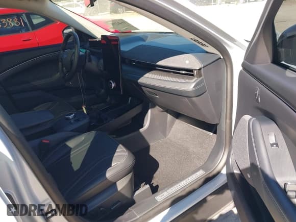 ✅ 2023 Ford Mustang Mach-E Premium • VIN: 3FMTK3R73PMA65808 • Лот: 43482906. Опубликован ранее на IAAI с пробегом 41 400 миль. Бесплатный доступ к архиву аукционных продаж из США и подробный отчёт об истории автомобиля на DreamBid. Изображение 5.