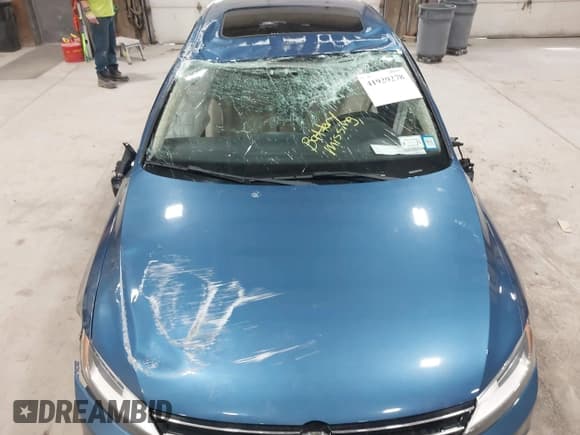 ✅ 2015 Volkswagen Jetta SE • VIN: 3VWD07AJ2FM315225 • Лот: 41929278. Опубликован ранее на IAAI с пробегом 127 240 миль. Бесплатный доступ к архиву аукционных продаж из США и подробный отчёт об истории автомобиля на DreamBid. Изображение 6.