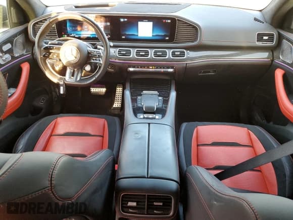 ✅ 2024 Mercedes-Benz GLE 63 S AMG • VIN: 4JGFD8KB8RB046765 • Lot: 85879435. Wystawiony na Copart z przebiegiem 21 517 mil. Bezpłatny archiwum sprzedaży aukcyjnych z USA i szczegółowy raport historii pojazdu na DreamBid. Zdjęcie 8.