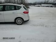 ✅ 2016 Ford C-Max SEL • VIN: 1FADP5CUXGL105149 • Lot: 95253005. Wystawiony na Copart z przebiegiem 136 938 mil. Bezpłatny archiwum sprzedaży aukcyjnych z USA i szczegółowy raport historii pojazdu na DreamBid. Zdjęcie 13.