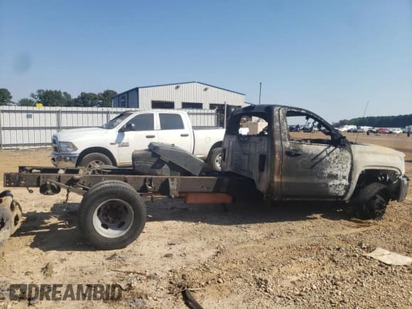 ✅ 2019 GMC Sierra 1500 • VIN: 1GD31TCG3KF107432 • Lot: 74061404. Wystawiony na Copart z przebiegiem Nie podano. Bezpłatny archiwum sprzedaży aukcyjnych z USA i szczegółowy raport historii pojazdu na DreamBid. Zdjęcie 3.