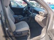 ✅ 2024 Toyota Tacoma SR5 • VIN: 3TMLB5JN2RM015950 • Lot: 42598744. Wystawiony na IAAI z przebiegiem 5 981 mil. Bezpłatny archiwum sprzedaży aukcyjnych z USA i szczegółowy raport historii pojazdu na DreamBid. Zdjęcie 5.