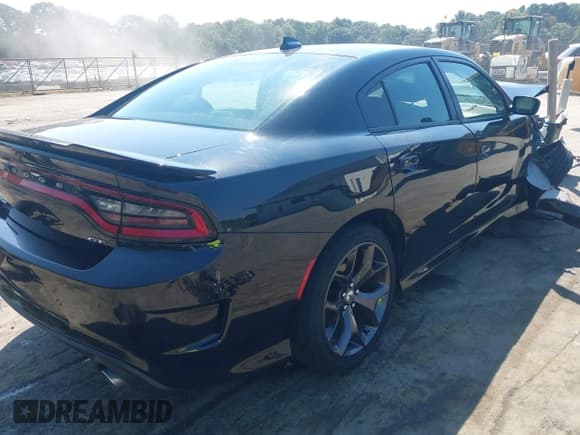 ✅ 2019 Dodge Charger GT • VIN: 2C3CDXHG8KH512989 • Лот: 43147305. Опубликован ранее на IAAI с пробегом 139 472 миль. Бесплатный доступ к архиву аукционных продаж из США и подробный отчёт об истории автомобиля на DreamBid. Изображение 4.