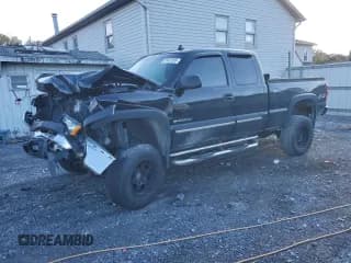 ✅ 2006 Chevrolet Silverado 2500HD LT2 • VIN: 1GCHK29D26E232108 • Лот: 87461595. Опубликован ранее на Copart с пробегом 99 868 миль. Бесплатный доступ к архиву аукционных продаж из США и подробный отчёт об истории автомобиля на DreamBid. Изображение 1.