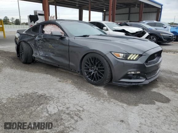 ✅ 2017 Ford Mustang GT Premium • VIN: 1FA6P8CF1H5281430 • Lot: 91838205. Wystawiony na Copart z przebiegiem 91 352 mil. Bezpłatny archiwum sprzedaży aukcyjnych z USA i szczegółowy raport historii pojazdu na DreamBid. Zdjęcie 4.