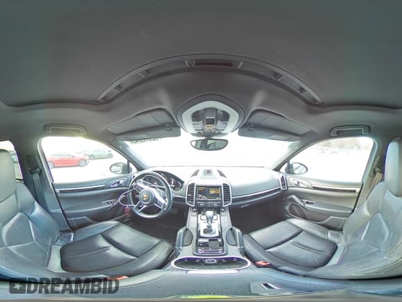 ✅ 2016 Porsche Cayenne • VIN: WP1AA2A23GKA13013 • Lot: 92613845. Wystawiony na Copart z przebiegiem 117 238 mil. Bezpłatny archiwum sprzedaży aukcyjnych z USA i szczegółowy raport historii pojazdu na DreamBid. Zdjęcie 15.