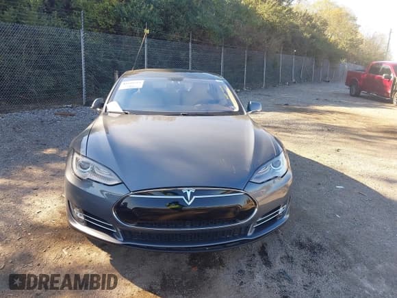 ✅ 2013 Tesla Model S • VIN: 5YJSA1AG4DFP07505 • Lot: 43540584. Listed on IAAI with 67,510 mi. Free auction sales archive from the USA and detailed vehicle history report at DreamBid. Image 12.