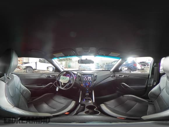 ✅ 2017 Hyundai Veloster Turbo • VIN: KMHTC6AE0HU314121 • Lot: 41515105. Wystawiony na Copart z przebiegiem 56 148 mil. Bezpłatny archiwum sprzedaży aukcyjnych z USA i szczegółowy raport historii pojazdu na DreamBid. Zdjęcie 14.