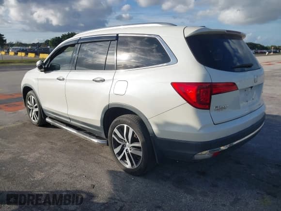 ✅ 2017 Honda Pilot Elite • VIN: 5FNYF6H04HB031645 • Lot: 43847465. Wystawiony na IAAI z przebiegiem 93 815 mil. Bezpłatny archiwum sprzedaży aukcyjnych z USA i szczegółowy raport historii pojazdu na DreamBid. Zdjęcie 3.