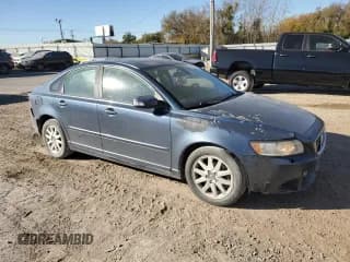 ✅ 2008 Volvo S40 2.4L • VIN: YV1MS382482383373 • Lot: 92477475. Listed on Copart with 172,765 mi. Free auction sales archive from the USA and detailed vehicle history report at DreamBid. Image 4.
