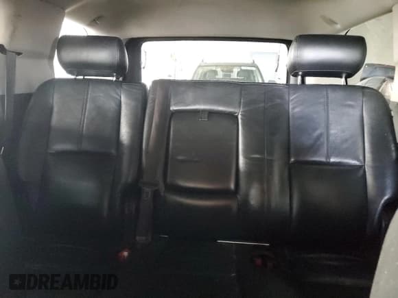 ✅ 2008 Chevrolet Tahoe LS • VIN: 1GNFC13C08J189100 • Lot: 92268665. Wystawiony na Copart z przebiegiem 201 875 mil. Bezpłatny archiwum sprzedaży aukcyjnych z USA i szczegółowy raport historii pojazdu na DreamBid. Zdjęcie 10.