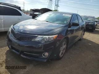 2014 Toyota Camry SE with VIN 4T1BF1FK0EU335664, listed as a Copart auction lot 81573705 with 148,210 mi miles and Salvage title. Bid and sale history available at DreamBid. Image 1.