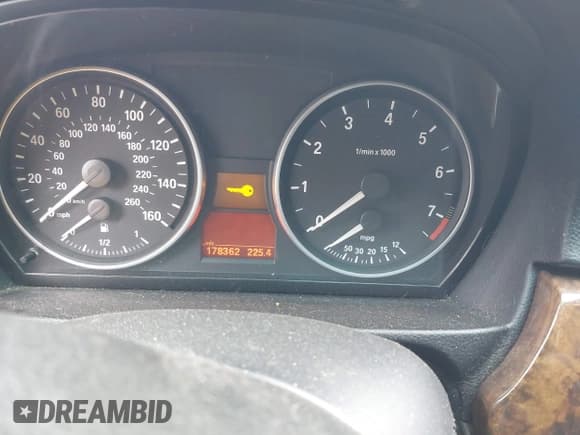 ✅ 2007 BMW 3 Series 328i • VIN: WBAVC53517FZ77136 • Lot: 41799066. Listed on IAAI with 178,362 mi. Free auction sales archive from the USA and detailed vehicle history report at DreamBid. Image 15.