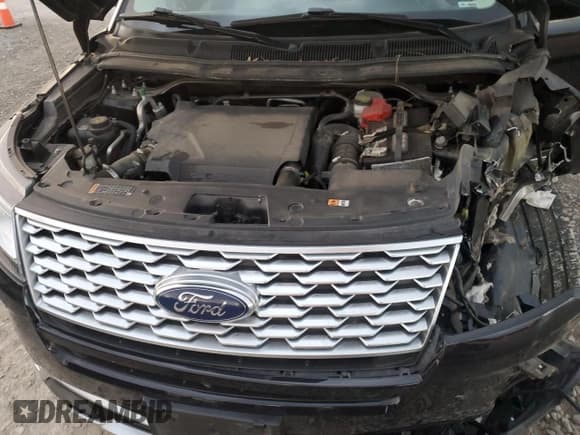 ✅ 2018 Ford Explorer Platinum • VIN: 1FM5K8HT0JGC25021 • Lot: 91236085. Listed on Copart with 135,633 mi. Free auction sales archive from the USA and detailed vehicle history report at DreamBid. Image 12.