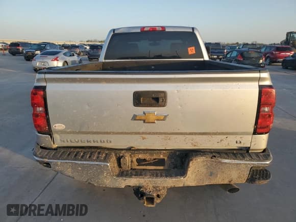 ✅ 2018 Chevrolet Silverado 2500HD LT • VIN: 1GC1KVEG5JF268722 • Lot: 50000995. Wystawiony na Copart z przebiegiem 230 363 mil. Bezpłatny archiwum sprzedaży aukcyjnych z USA i szczegółowy raport historii pojazdu na DreamBid. Zdjęcie 6.
