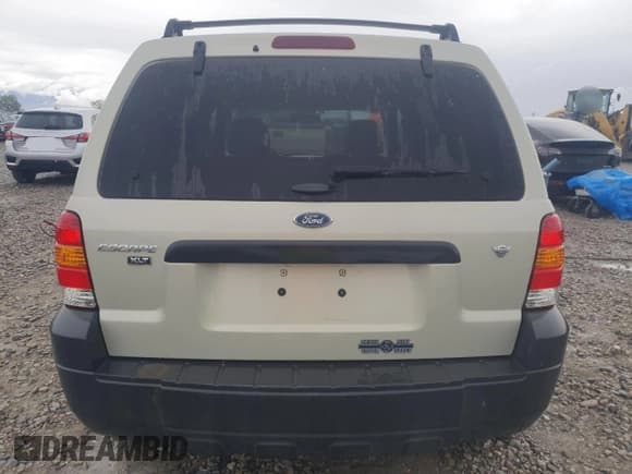 ✅ 2005 Ford Escape XLT • VIN: 1FMYU931X5KD62828 • Lot: 55139925. Listed on Copart with 108,704 mi. Free auction sales archive from the USA and detailed vehicle history report at DreamBid. Image 6.