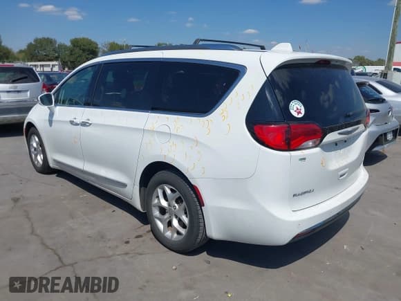 ✅ 2020 Chrysler Pacifica Limited • VIN: 2C4RC1GG4LR285044 • Лот: 43325827. Опубликован ранее на IAAI с пробегом 122 570 миль. Бесплатный доступ к архиву аукционных продаж из США и подробный отчёт об истории автомобиля на DreamBid. Изображение 3.