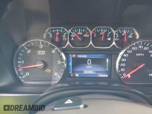 ✅ 2015 Chevrolet Suburban LT • VIN: 1GNSKJKC9FR146943 • Lot: 42941037. Wystawiony na IAAI z przebiegiem 250 883 mil. Bezpłatny archiwum sprzedaży aukcyjnych z USA i szczegółowy raport historii pojazdu na DreamBid. Zdjęcie 7.