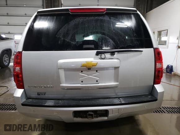 ✅ 2014 Chevrolet Suburban LT • VIN: 1GNSKJE78ER222830 • Lot: 74777974. Wystawiony na Copart z przebiegiem 155 843 mil. Bezpłatny archiwum sprzedaży aukcyjnych z USA i szczegółowy raport historii pojazdu na DreamBid. Zdjęcie 6.