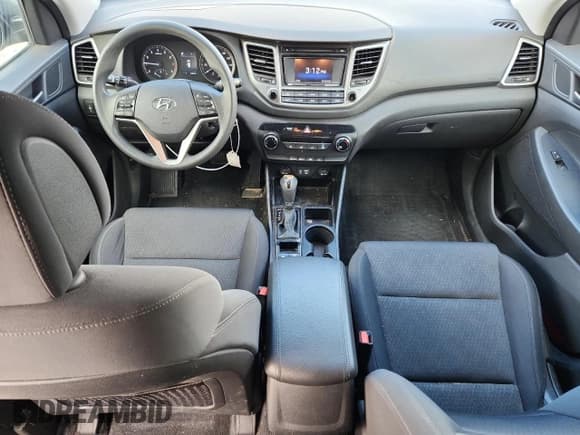 ✅ 2017 Hyundai Tucson SE • VIN: KM8J3CA48HU414979 • Лот: 82706155. Опубликован ранее на Copart с пробегом 83 672 миль. Бесплатный доступ к архиву аукционных продаж из США и подробный отчёт об истории автомобиля на DreamBid. Изображение 8.