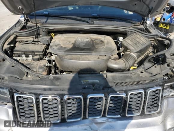 ✅ 2017 Jeep Grand Cherokee Limited • VIN: 1C4RJEBGXHC610560 • Lot: 93122425. Listed on Copart with 59,900 mi. Free auction sales archive from the USA and detailed vehicle history report at DreamBid. Image 12.