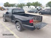 ✅ 1999 Chevrolet S-10 • VIN: 1GCCS144XX8211180 • Лот: 42739380. Опубликован ранее на IAAI с пробегом 189 557 миль. Бесплатный доступ к архиву аукционных продаж из США и подробный отчёт об истории автомобиля на DreamBid. Изображение 3.