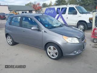 2011 Chevrolet Aveo 2LT z VIN KL1TG6DE2BB191467, wystawiony jako IAAI lot #43472429 z przebiegiem 73 530 mil mil oraz . Historia ofert i sprzedaży dostępna na DreamBid. Obrazek 1.