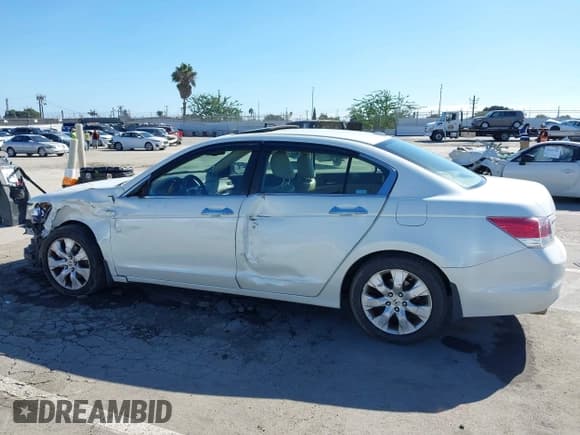 ✅ 2009 Honda Accord EX-L • VIN: 1HGCP36809A046637 • Lot: 43525147. Wystawiony na IAAI z przebiegiem 146 106 mil. Bezpłatny archiwum sprzedaży aukcyjnych z USA i szczegółowy raport historii pojazdu na DreamBid. Zdjęcie 15.