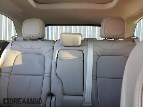 ✅ 2020 Lincoln Corsair Reserve • VIN: 5LMCJ2C98LUL11715 • Lot: 84272405. Wystawiony na Copart z przebiegiem 73 928 mil. Bezpłatny archiwum sprzedaży aukcyjnych z USA i szczegółowy raport historii pojazdu na DreamBid. Zdjęcie 10.