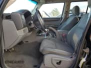 ✅ 2007 Jeep Commander Sport • VIN: 1J8HH48K57C587581 • Лот: 80295183. Опубликован ранее на Copart с пробегом 230 660 миль. Бесплатный доступ к архиву аукционных продаж из США и подробный отчёт об истории автомобиля на DreamBid. Изображение 7.