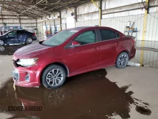 ✅ 2018 Chevrolet Sonic LT • VIN: 1G1JD5SH6J4134751 • Lot: 84629995. Wystawiony na Copart z przebiegiem Nie podano. Bezpłatny archiwum sprzedaży aukcyjnych z USA i szczegółowy raport historii pojazdu na DreamBid. Zdjęcie 1.