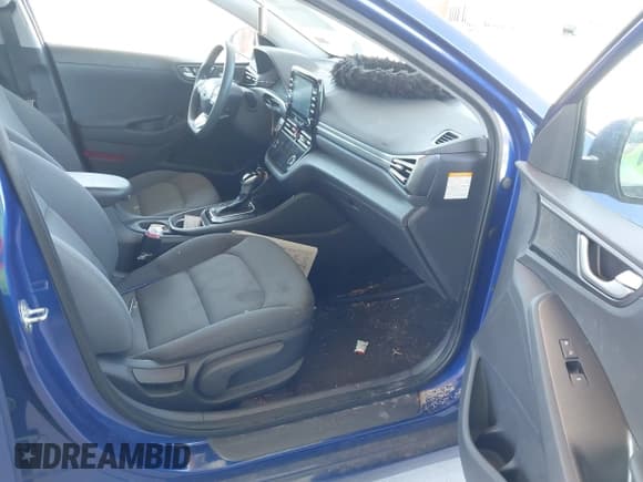 ✅ 2020 Hyundai Ioniq Blue • VIN: KMHC65LC8LU241795 • Lot: 41806566. Wystawiony na IAAI z przebiegiem 63 774 mil. Bezpłatny archiwum sprzedaży aukcyjnych z USA i szczegółowy raport historii pojazdu na DreamBid. Zdjęcie 5.