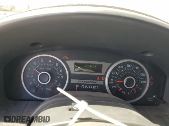 ✅ 2005 Ford Expedition Special Service • VIN: 1FMPU16505LA82745 • Lot: 58695565. Wystawiony na Copart z przebiegiem 185 033 mil. Bezpłatny archiwum sprzedaży aukcyjnych z USA i szczegółowy raport historii pojazdu na DreamBid. Zdjęcie 9.