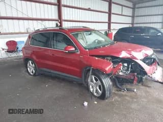 ✅ 2010 Volkswagen Tiguan SE • VIN: WVGBV7AX5AW003923 • Lot: 43533077. Listed on IAAI with 176,932 mi. Free auction sales archive from the USA and detailed vehicle history report at DreamBid. Image 1.