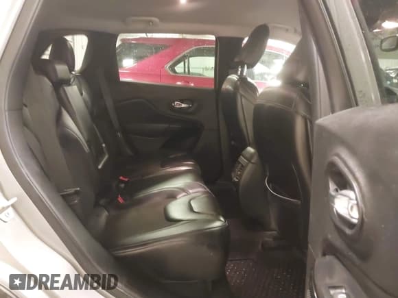 ✅ 2019 Jeep Cherokee Latitude Plus • VIN: 1C4PJMLX2KD427395 • Лот: 41586532. Опубликован ранее на IAAI с пробегом 84 033 миль. Бесплатный доступ к архиву аукционных продаж из США и подробный отчёт об истории автомобиля на DreamBid. Изображение 8.