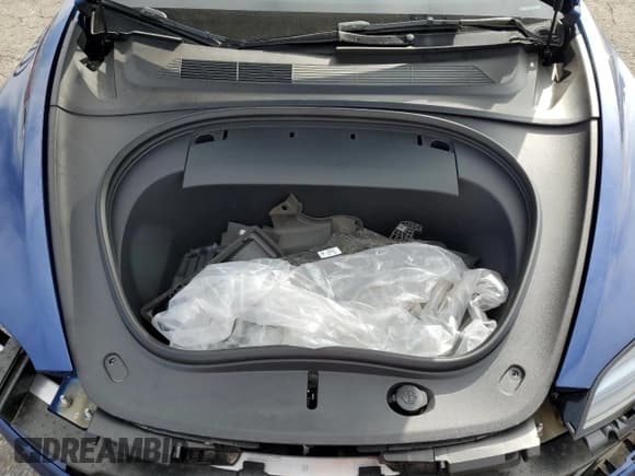 ✅ 2024 Tesla Model 3 Long Range • VIN: 5YJ3E1EB0RF792163 • Lot: 83750345. Wystawiony na Copart z przebiegiem 13 866 mil. Bezpłatny archiwum sprzedaży aukcyjnych z USA i szczegółowy raport historii pojazdu na DreamBid. Zdjęcie 11.