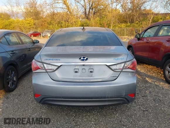 ✅ 2015 Hyundai Sonata Limited • VIN: KMHEC4A46FA129414 • Lot: 43638892. Listed on IAAI with 181,361 mi. Free auction sales archive from the USA and detailed vehicle history report at DreamBid. Image 16.