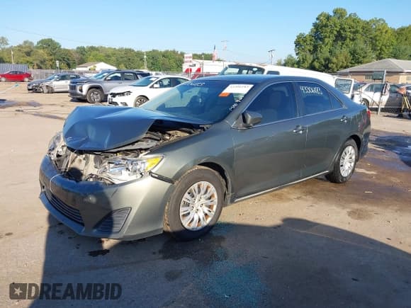 ✅ 2014 Toyota Camry LE • VIN: 4T4BF1FK9ER352906 • Lot: 43306183. Wystawiony na IAAI z przebiegiem 100 110 mil. Bezpłatny archiwum sprzedaży aukcyjnych z USA i szczegółowy raport historii pojazdu na DreamBid. Zdjęcie 18.