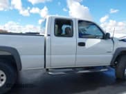 ✅ 2001 Chevrolet Silverado 2500HD LS • VIN: 1GCHK29G11E271582 • Lot: 43714987. Wystawiony na IAAI z przebiegiem 211 836 mil. Bezpłatny archiwum sprzedaży aukcyjnych z USA i szczegółowy raport historii pojazdu na DreamBid. Zdjęcie 14.