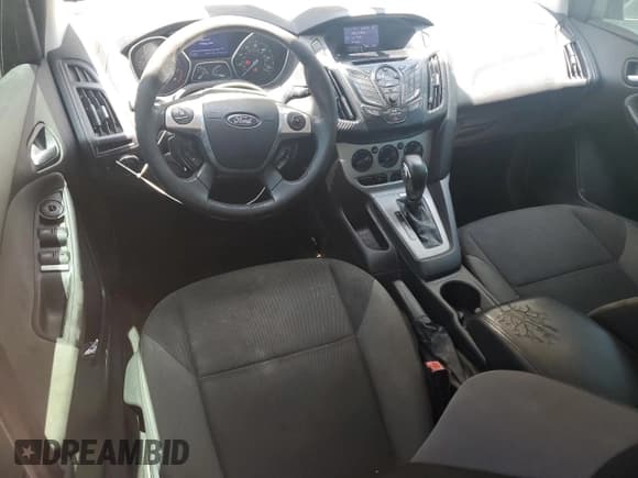 ✅ 2013 Ford Focus SE • VIN: 1FADP3K26DL161797 • Lot: 64206935. Wystawiony na Copart z przebiegiem 179 598 mil. Bezpłatny archiwum sprzedaży aukcyjnych z USA i szczegółowy raport historii pojazdu na DreamBid. Zdjęcie 8.