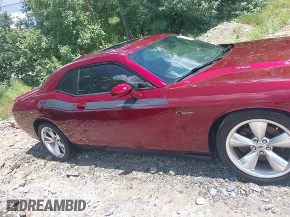 2018 Dodge Challenger R/T z VIN 2C3CDZBT4JH183613, wystawiony jako IAAI lot #42736300 z przebiegiem 176 851 mil mil oraz . Historia ofert i sprzedaży dostępna na DreamBid. Obrazek 13.