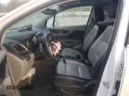 ✅ 2014 Buick Encore Leather • VIN: KL4CJGSB2EB616970 • Lot: 82577225. Wystawiony na Copart z przebiegiem 86 522 mil. Bezpłatny archiwum sprzedaży aukcyjnych z USA i szczegółowy raport historii pojazdu na DreamBid. Zdjęcie 7.