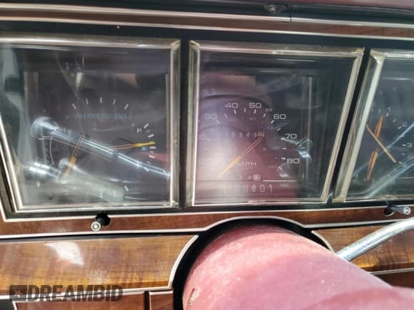 ✅ 1989 Lincoln Town Car • VIN: 1LNBM81F1KY658361 • Lot: 58558244. Listed on Copart with 85,349 mi. Free auction sales archive from the USA and detailed vehicle history report at DreamBid. Image 9.
