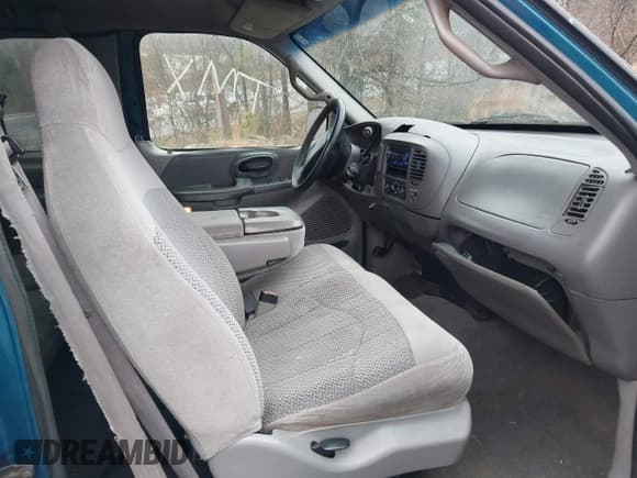 ✅ 2000 Ford F-150 • VIN: 1FTRX07W7YKA28407 • Lot: 41551494. Wystawiony na IAAI z przebiegiem Nie podano. Bezpłatny archiwum sprzedaży aukcyjnych z USA i szczegółowy raport historii pojazdu na DreamBid. Zdjęcie 5.