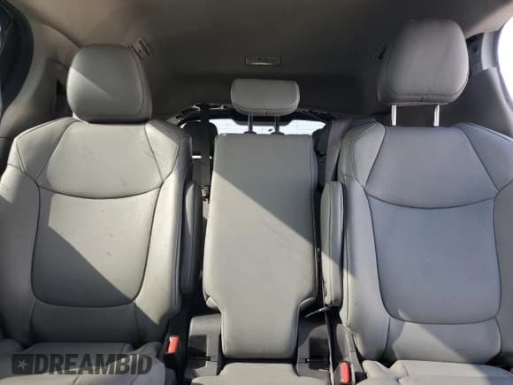 ✅ 2021 Toyota Sienna XLE • VIN: 5TDYRKEC8MS058528 • Lot: 82712445. Listed on Copart with 59,995 mi. Free auction sales archive from the USA and detailed vehicle history report at DreamBid. Image 10.