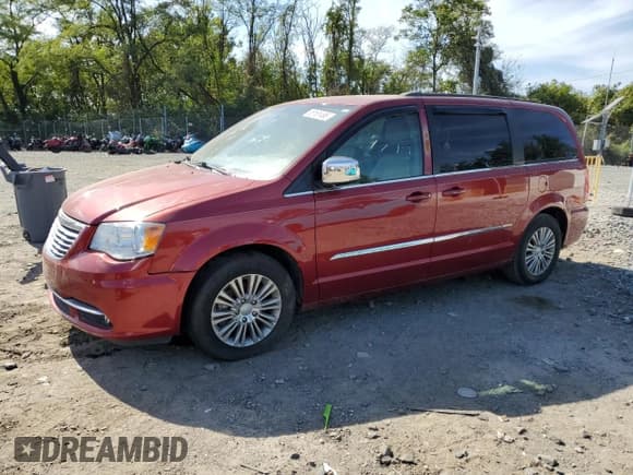 ✅ 2014 Chrysler Town & Country Touring L • VIN: 2C4RC1CG8ER113608 • Лот: 85181495. Опубликован ранее на Copart с пробегом 236 908 миль. Бесплатный доступ к архиву аукционных продаж из США и подробный отчёт об истории автомобиля на DreamBid. Изображение 1.