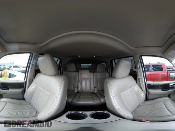 ✅ 2015 Lincoln Navigator • VIN: 5LMJJ3HTXFEJ03805 • Лот: 43695773. Опубликован ранее на IAAI с пробегом 195 581 миль. Бесплатный доступ к архиву аукционных продаж из США и подробный отчёт об истории автомобиля на DreamBid. Изображение 18.