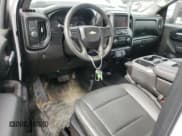 ✅ 2021 Chevrolet Silverado 2500HD • VIN: 1GB0WLE79MF140013 • Lot: 47771424. Wystawiony na Copart z przebiegiem 83 671 mil. Bezpłatny archiwum sprzedaży aukcyjnych z USA i szczegółowy raport historii pojazdu na DreamBid. Zdjęcie 8.