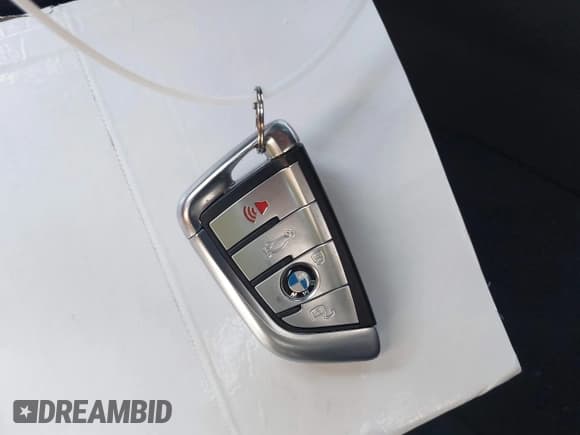 ✅ 2020 BMW 5 Series 530i • VIN: WBAJR3C04LCE14442 • Lot: 42915763. Wystawiony na IAAI z przebiegiem 71 741 mil. Bezpłatny archiwum sprzedaży aukcyjnych z USA i szczegółowy raport historii pojazdu na DreamBid. Zdjęcie 11.