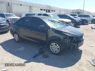 2017 Chevrolet Sonic LS с VIN 1G1JB5SH9H4145694, выставлен на аукционе IAAI как лот 42824555 с пробегом 83 688 миль миль и . История ставок и продаж доступна на DreamBid. Изображение 1.